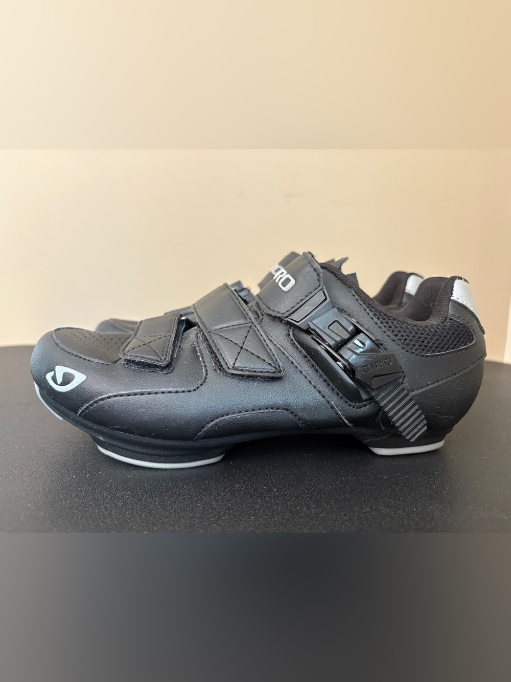 Giro Cycling Shoes Women’s Size 39 Excellent Like New